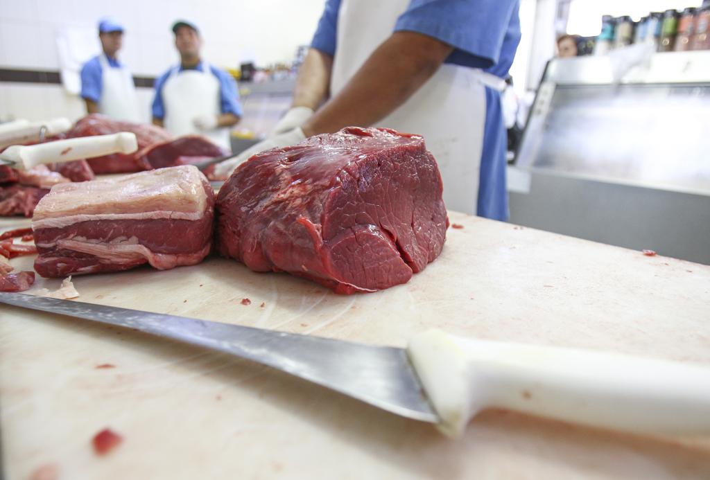 Em determinados setores, o Brasil fornece 99% da carne bovina consumida no país. | Daniel Castellano/Gazeta do Povo