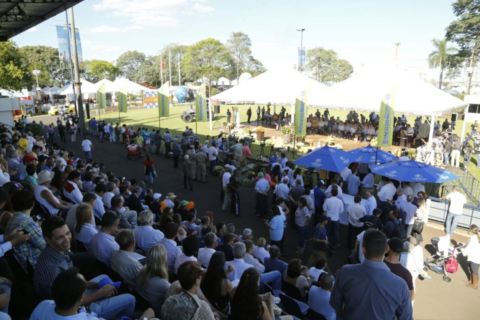 Outro número que apresentou crescimento foi o de público recebido no Parque Ney Braga nos 11 dias de evento. Foram 551 mil pessoas – 5,4% a mais que em 2016. | Lineu Filho/Gazeta do Povo