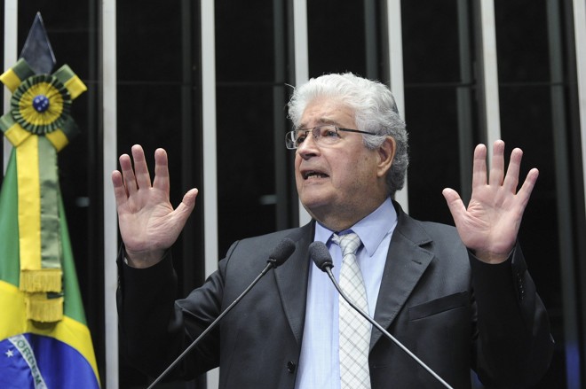Roberto Requião (PMDB-PR) diz que Michel Temer serve ‘vinho envenenado’ em seus jantares e pode causar a morte eleitoral da base | Geraldo Magela/Agência Senado