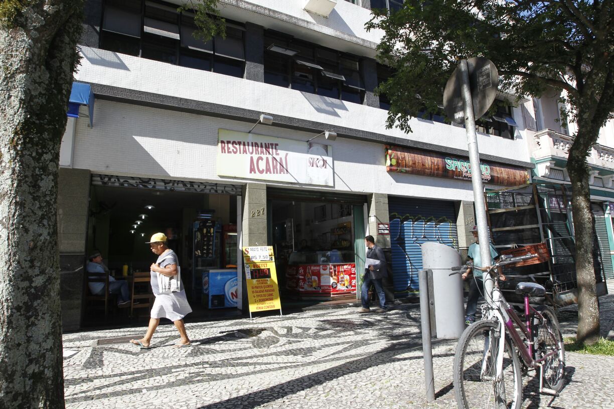 Movimento fraco no comércio de Curitiba nesta sexta | /Antônio More/Gazeta do Povo