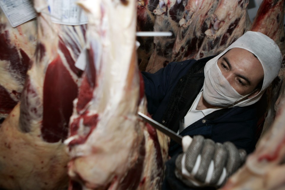 A capacidade diária de processamento da fábrica é de 1.300 cabeças. | Divulgação/