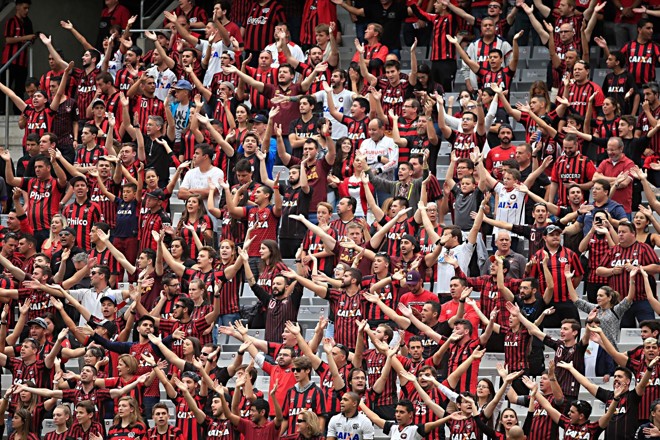 Torcida atleticana nas arquibancadas da Arena. | Albari RosaGazeta do Povo