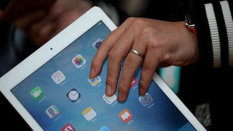 Apple encerra produção do iPad no Brasil iPad continua sendo vendido no Brasil | JUSTIN SULLIVAN/AFP