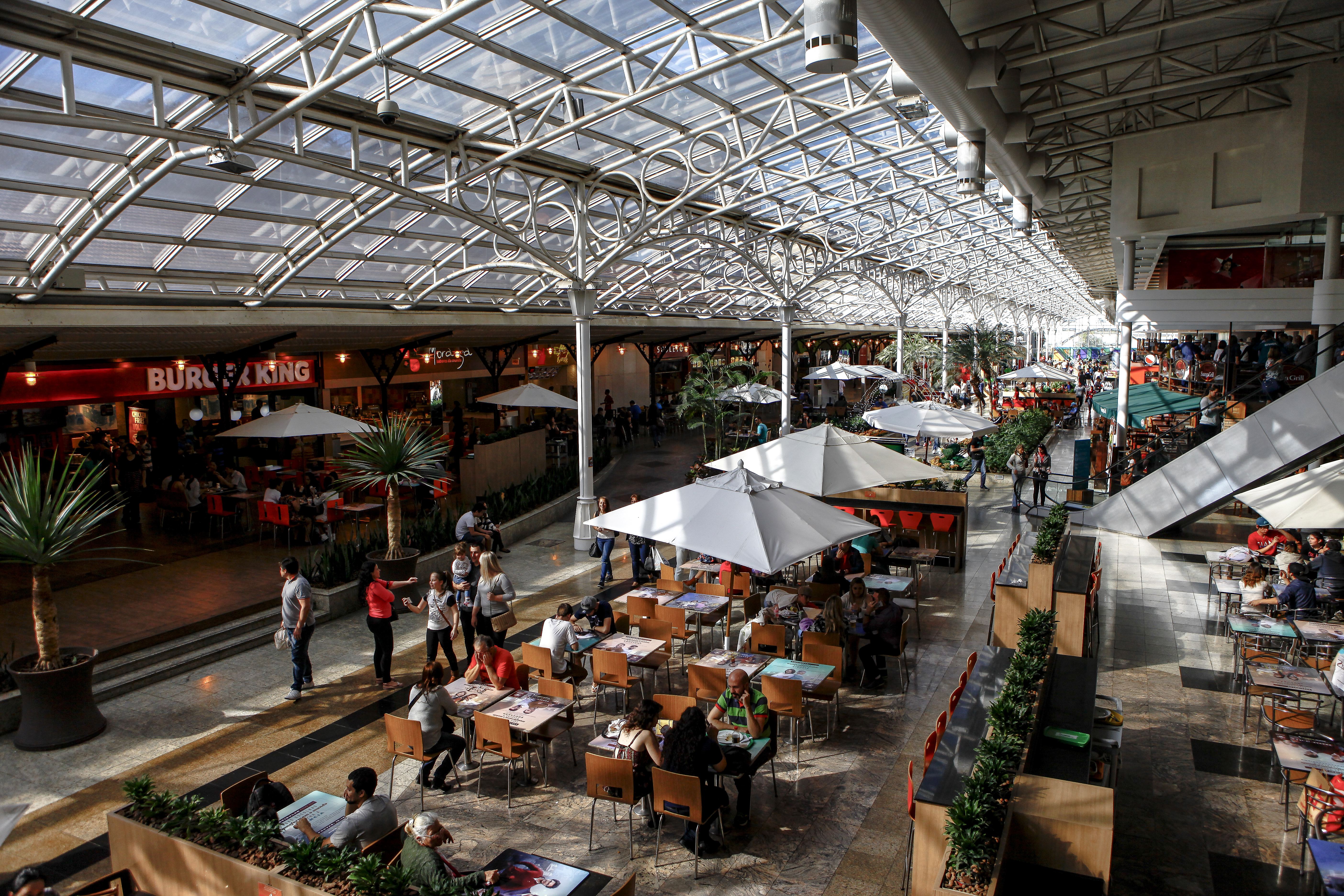 Shoppings de Curitiba terão horário reduzido na sexta -feira(21) | André Rodrigues/Gazeta do Povo