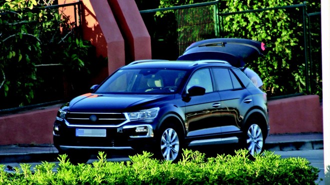 Novidade da Volkswagen foi vista com pouca camuflagem na Europa e chegará ao Brasil para duelar com Jeep Compass no segmento de compacto médio. | /