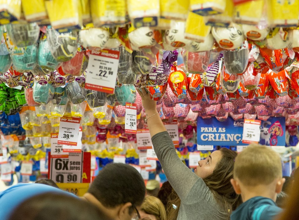 Mercados da capital abrem de quinta(13) a sábado (15), fechando apenas no domingo de Páscoa. | Hugo Harada/Gazeta do Povo