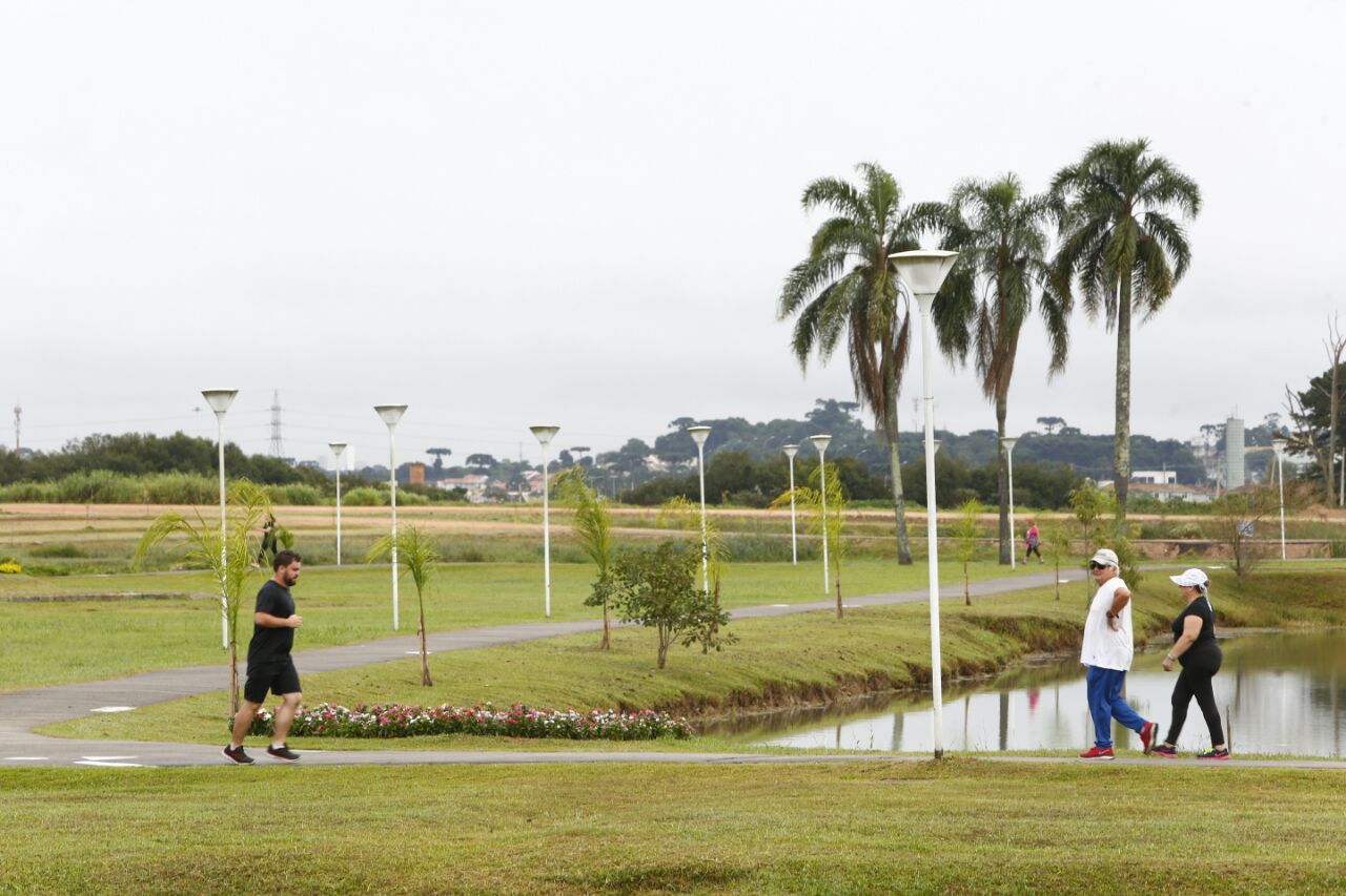 Segunda-feira começou com tempo nublado em Curitiba | Aniele Nascimento/
