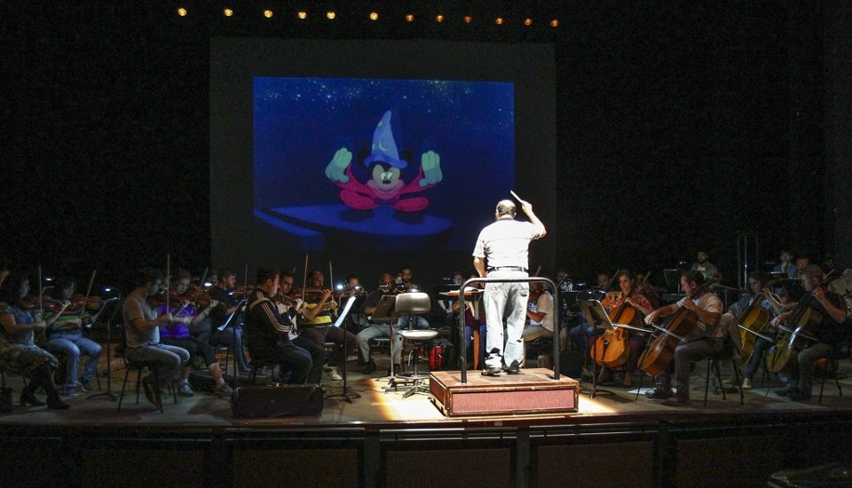 De Star Wars a Harry Potter: orquestra recria clássicos do cinema em concerto A Orquestra Filarmônica fará ao vivo a trilha de clássicos do cinema. | Daniel Castellano/Gazeta do Povo