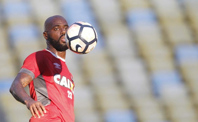 Grafite deve ser titular diante do Londrina. | Jonathan Campos/Gazeta do Povo