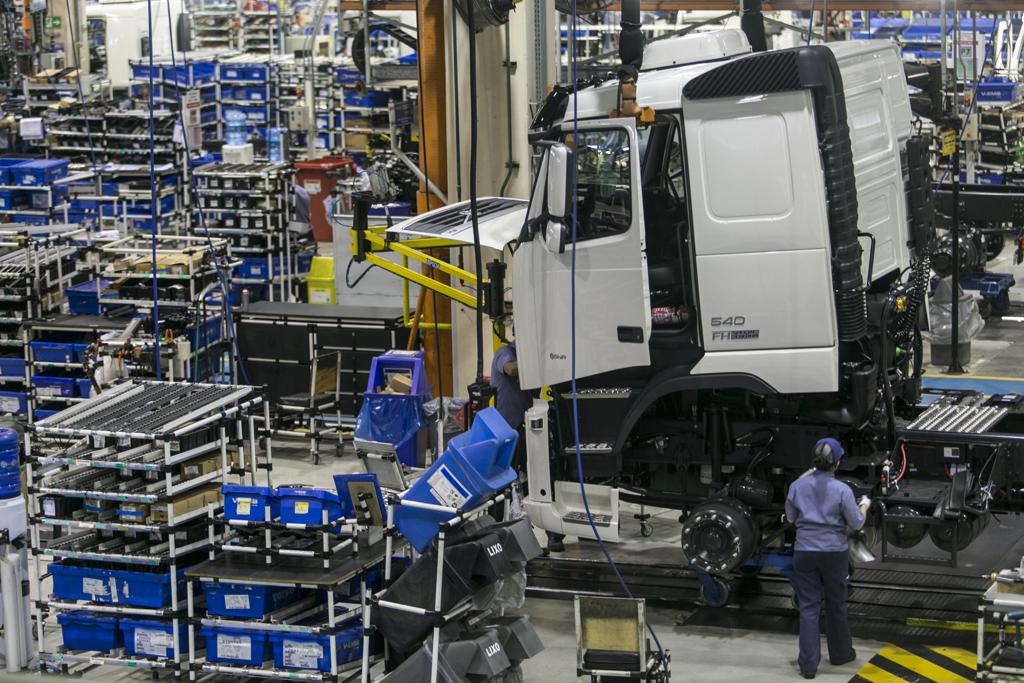 A decepção com o mercado de caminhões, segundo as montadoras, se deve a uma demanda menor do que a esperada por parte de clientes do agronegócio. | Marcelo Andrade/Gazeta do Povo