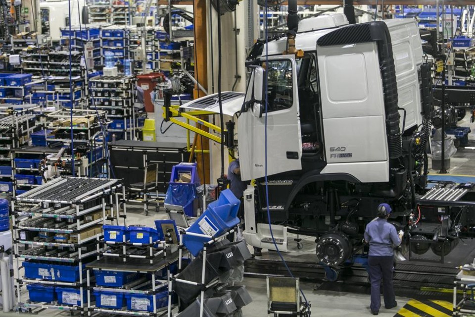 A decepção com o mercado de caminhões, segundo as montadoras, se deve a uma demanda menor do que a esperada por parte de clientes do agronegócio. | Marcelo Andrade/Gazeta do Povo