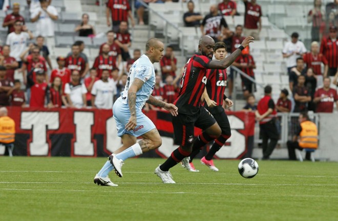 Grafite voltou a ser titular no ataque do Atlético. | Antônio More/Gazeta do Povo