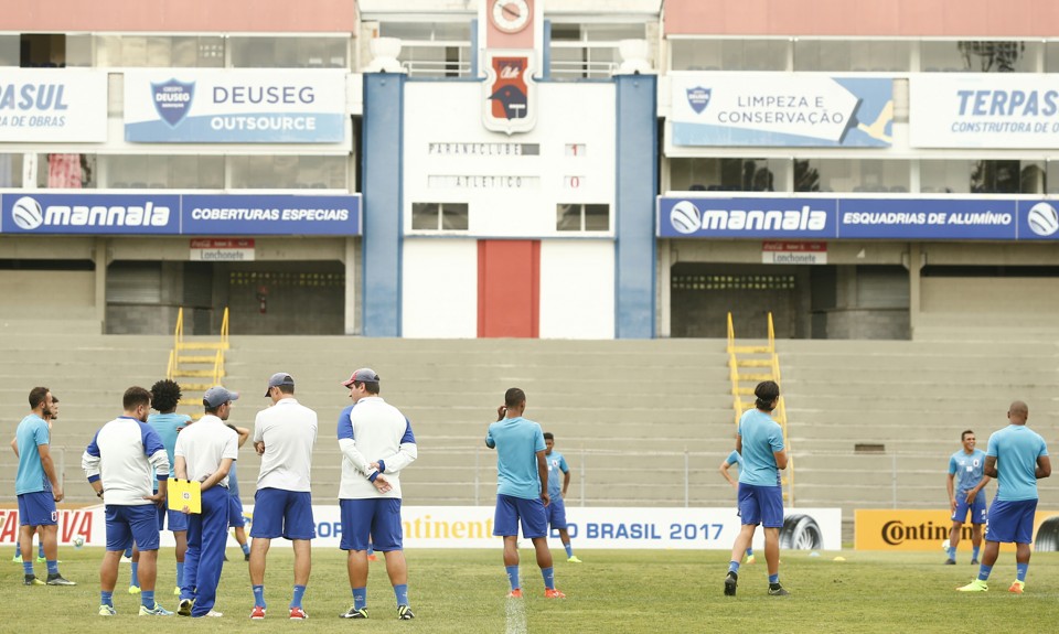 Último treino do Paraná na Vila Capanema antes do duelo decisivo com o ASA de Arapiraca. | Hugo Harada/Gazeta do Povo