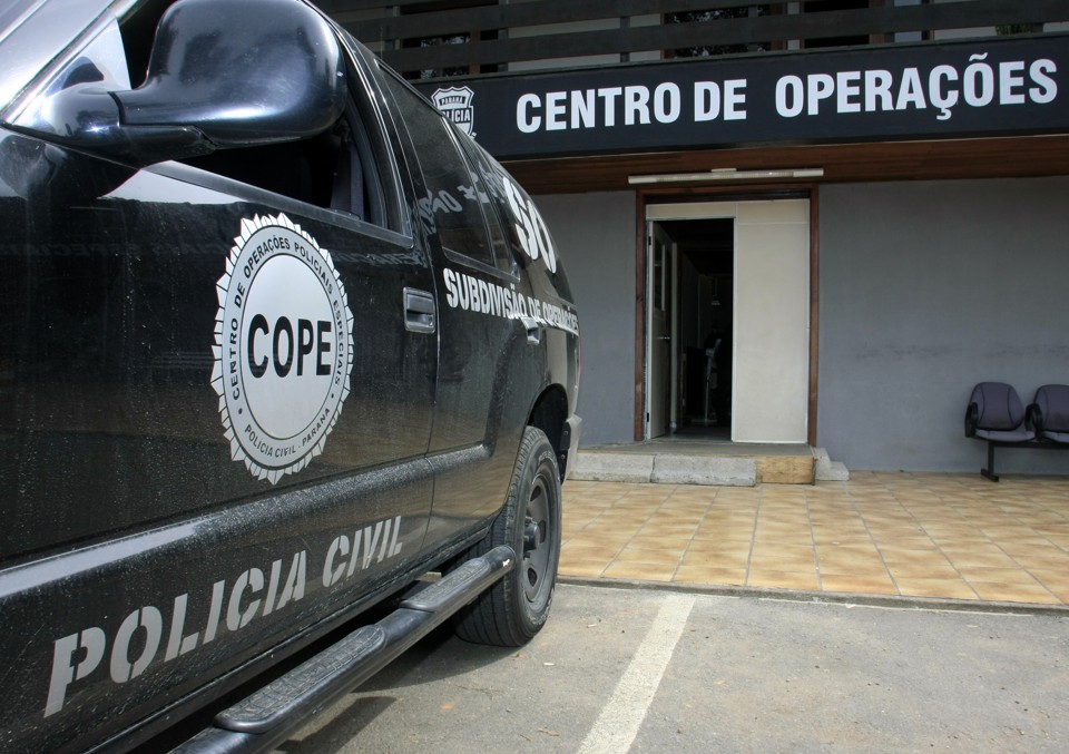 Equipes do Cope estão nas ruas para ouvir as famílias dos adolescentes que foram internados com suspeita de tentativa de suicídio. | Daniel Derevecki/Gazeta do Povo