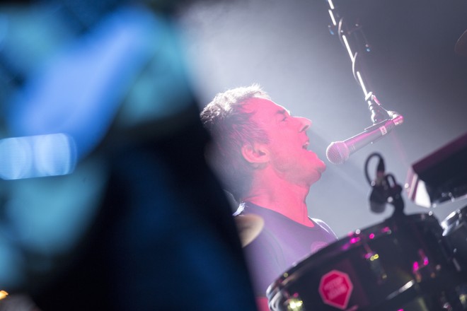 Rob Hirst mostrou toda a sua qualidade na bateria. | Marcelo Andrade/Gazeta do Povo