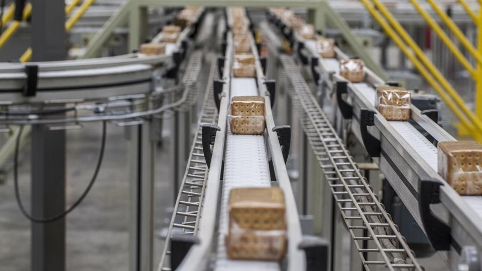 Linha de produção da Selmi, indústria paulista que licenciou a marca Todeschini | Divulgação/Selmi