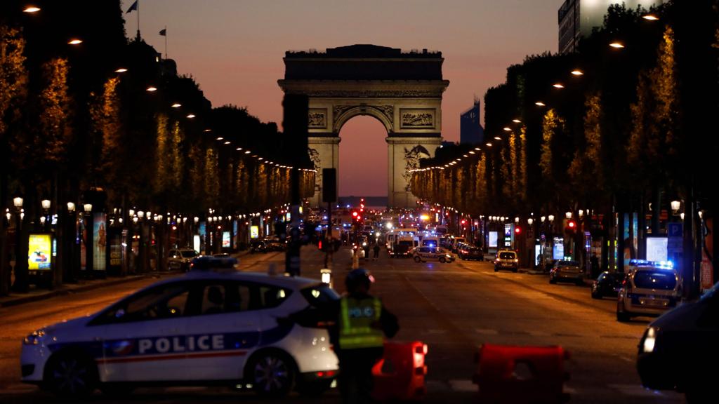 Bloqueio policial na Champs Elysées: dois mortos | Ludovic Marin/AFP