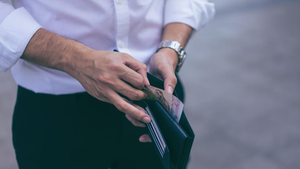 Executivos abrem mão de salários altos por um bom pacote de benefícios que inclua plano de saúde e odontológico. | Bigstock/