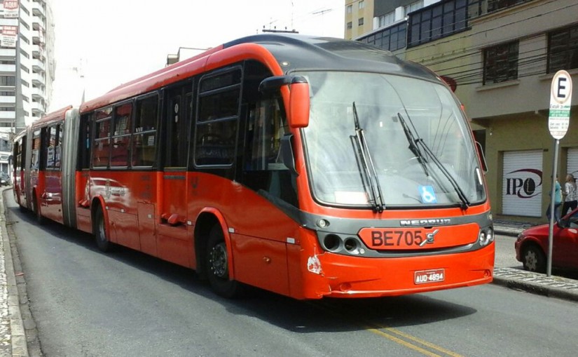 Ônibus envolvido no acidente teve farol quebrado | Olavo Pesch