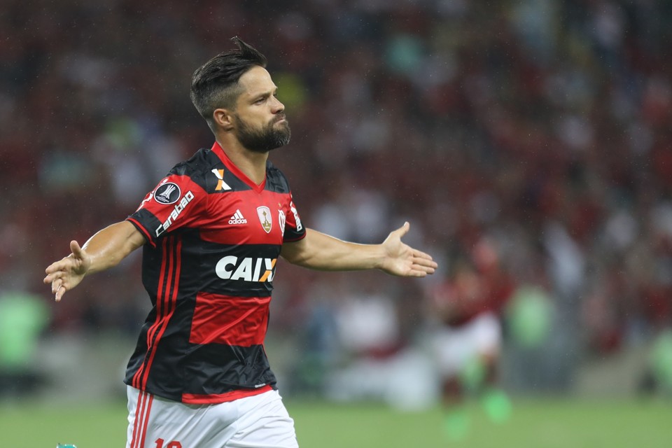 Diego, do Flamengo, comemora o gol contra o Atlético. Jogador não estará em campo na Baixada no dia 26. | Divulgação/Flamengo
