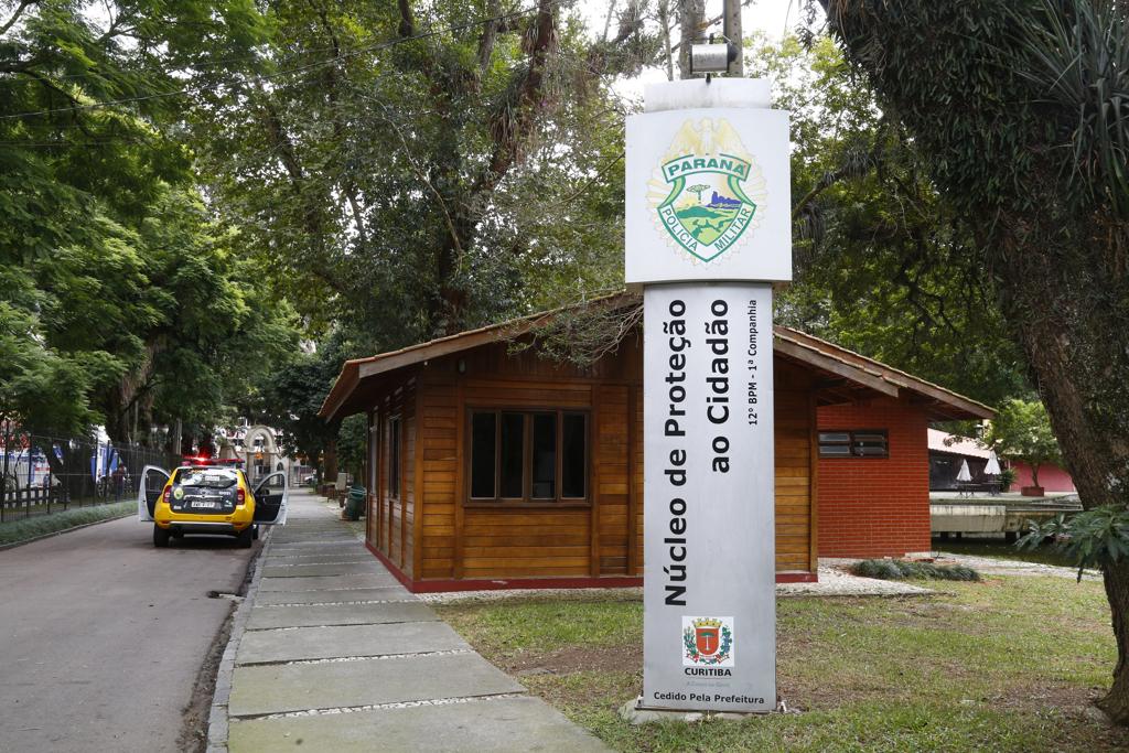 Módulo da Polícia Militar no Passeio Público de Curitiba será transferido para antiga sinagoga | Aniele Nascimento/Gazeta do Povo
