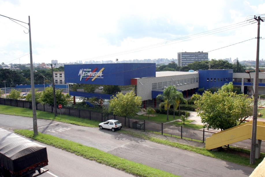 Fachada do Colégio Medianeira de Curitiba: paralisação confirmada na sexta-feira | Rogerio Theodorovy/Arquivo Gazeta do Povo