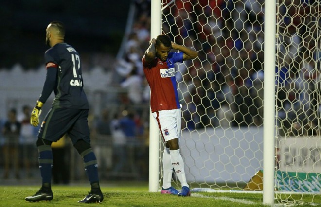 | Hugo Harada Gazeta do Povo