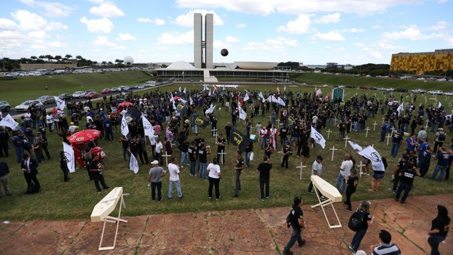 Sob pressões de corporações, a reforma da Previdência encolheu tanto que o país terá de voltar ao tema nos próximos anos. | Marcelo Camargo/Agência Brasil
