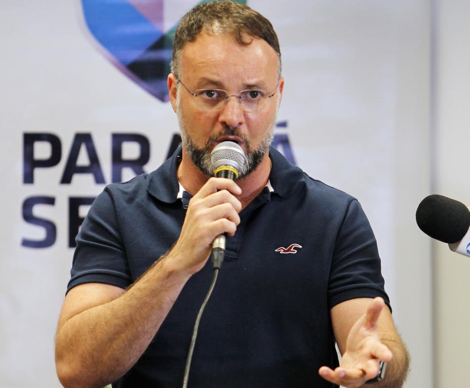 Wagner Mesquita, secretário de Segurança Pública, em reunião com representantes de shoppings de Curitiba | Antônio More/Gazeta do Povo