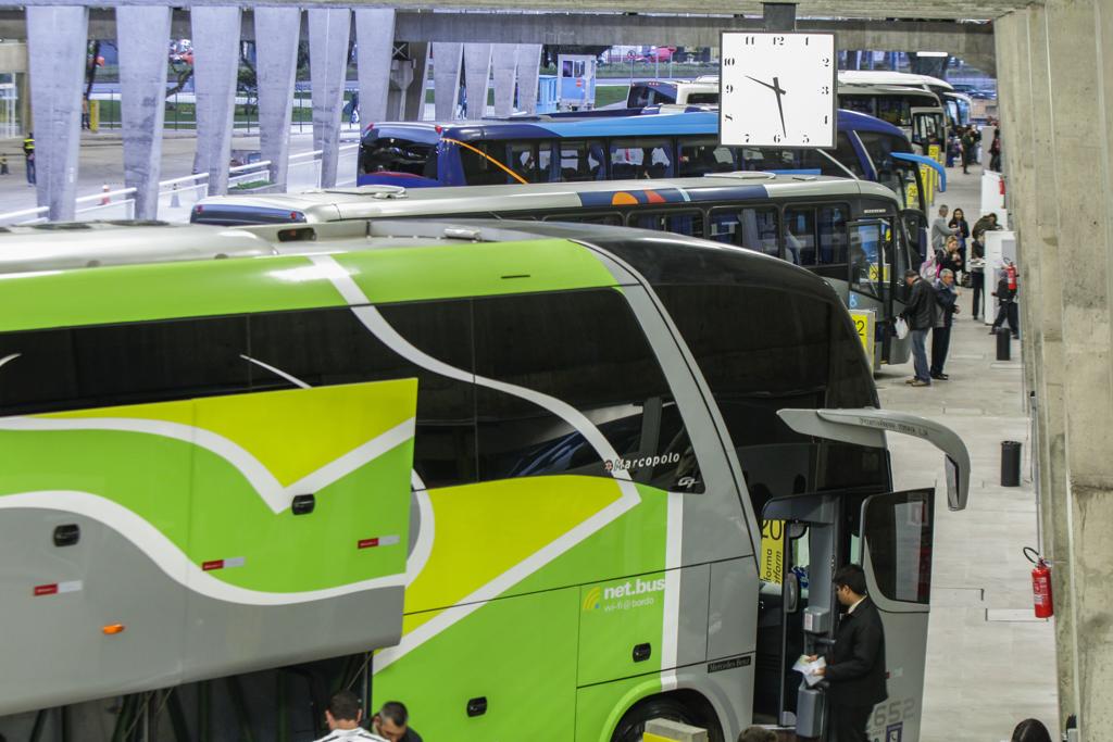 Quinta-feira (13) será o dia de maior movimento na rodoviária durante o feirado de Páscoa. | Daniel Castellano/Gazeta do Povo