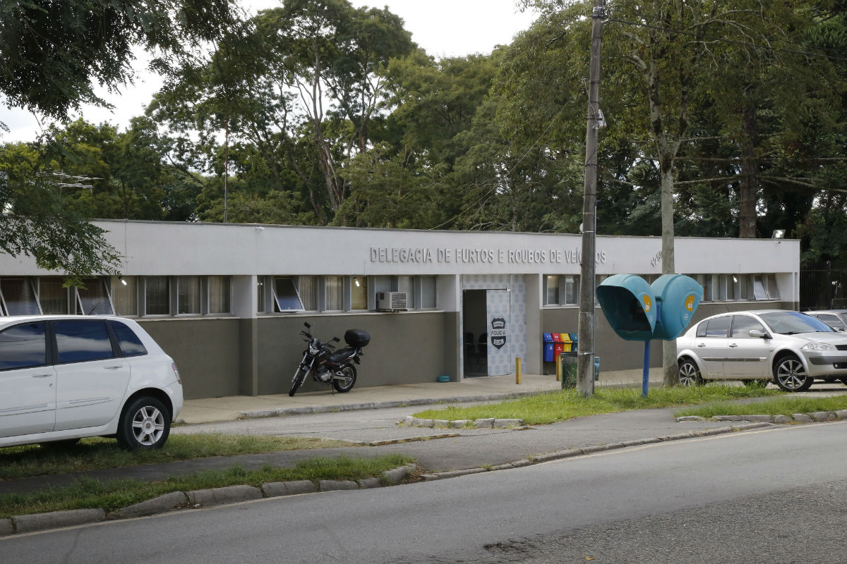 Delegacia de Furtos e Roubos de Veículos (DFRV), na Vila Izabel | Pedro Serápio/Gazeta do Povo