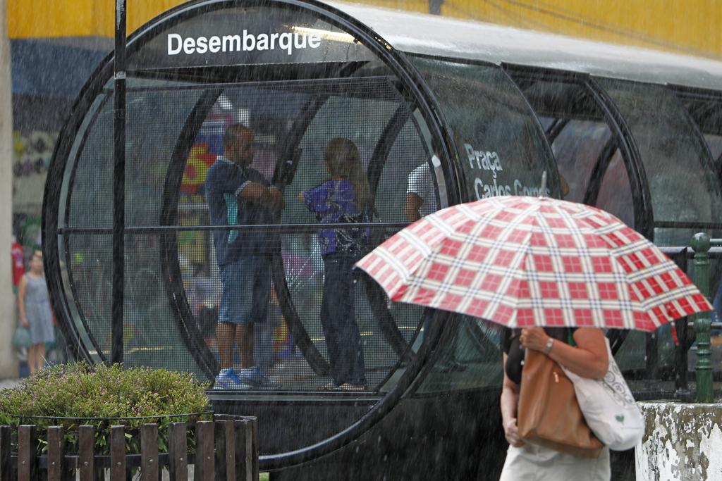 Terça-feira (11) será o último dia antes da queda de temperaturas prevista para a cidade | Antônio More/Gazeta do Povo