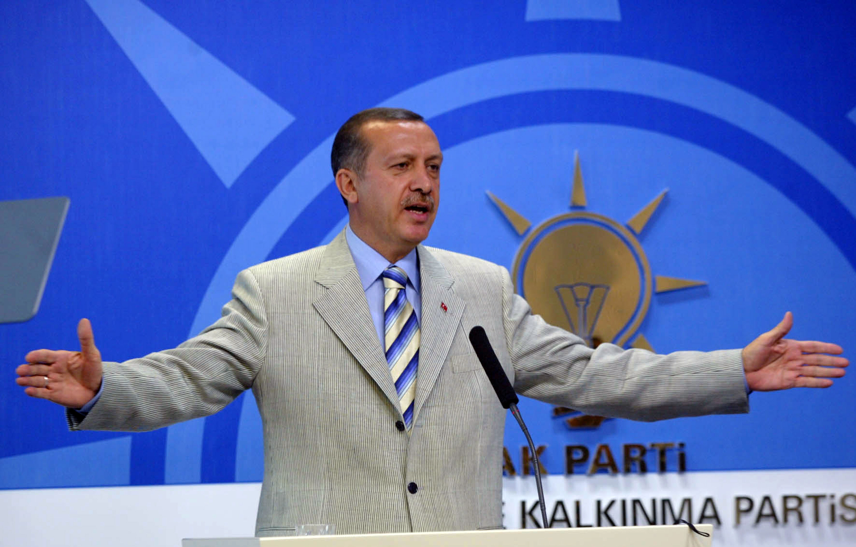 O presidente Recep Tayyip Erdogan vem promovendo sucessivas demissões desde o golpe de Estado frustrado contra ele em julho do ano passado. | Adem Altan/AFP