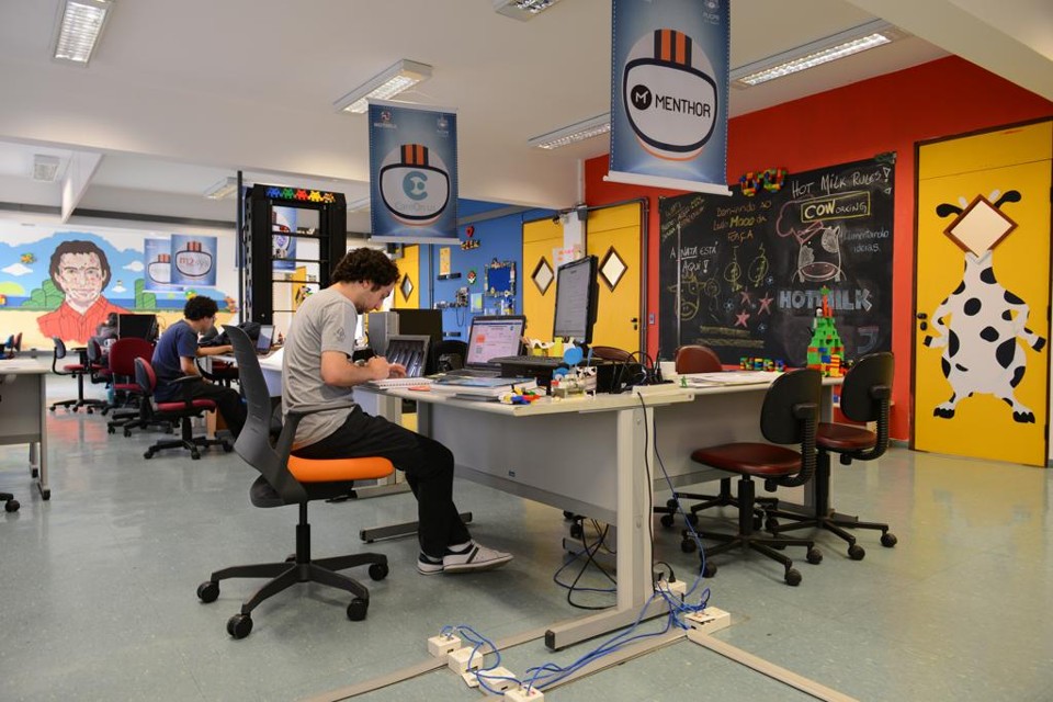 A Hotmilk, aceleradora da PUCPR, e o Open Future, programa de inovação do Grupo Telefônica, selecionam startups em Curitiba. Na foto, o espaço da Hotmilk, que está sendo reformado para abrigar mais empreendedores. | João Borges/Grupo Marista/João Borges