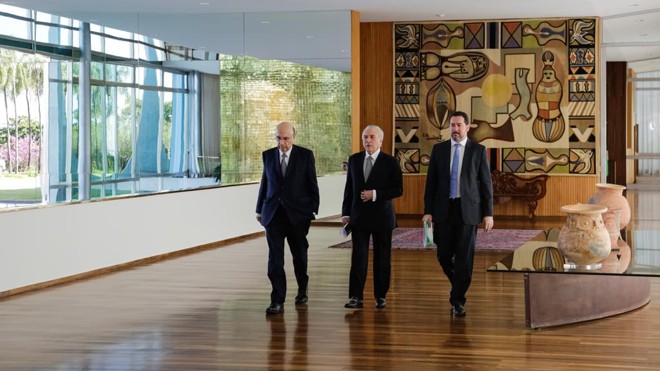 Henrique Meirelles, Michel Temer e Dyogo Oliveira: governo superestimou o crescimento da economia e arrecadação e errou feio na elaboração do Orçamento | Marcos Corrêa/PR