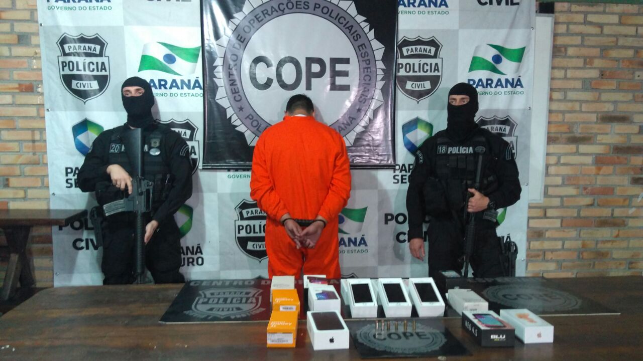 Empresário de 38 anos foi preso por suspeita de revender celulares roubados em shoppings de Curitiba. | Raphael Marchiori/Gazeta do Povo