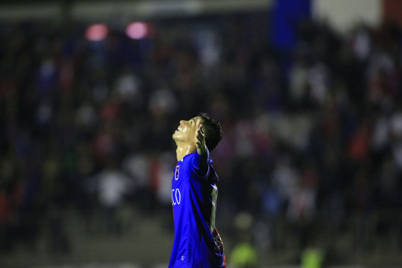 Renatinho comemora o segundo gol do Paraná, o nono do artilheiro do Tricolor na temporada. | Marcelo Andrade/Marcelo Andrade/Gazeta do Povo