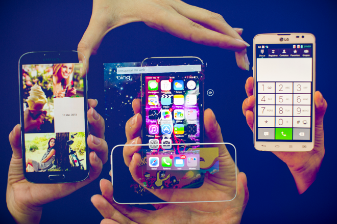 Você sabe o que é mobile commerce? As vendas por celular e tablet são a grande tendência do e-commerce no Brasil. | Brunno Covello/ArquivoGazeta do Povo
