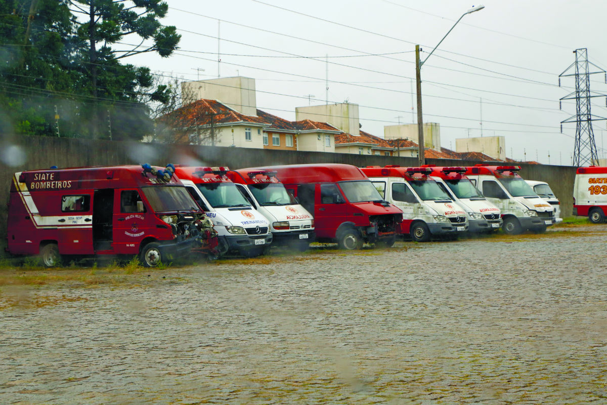 Estacionamento da prefeitura na CIC foi alvo de ladrões. | Átila Alberti/Tribuna do Paraná