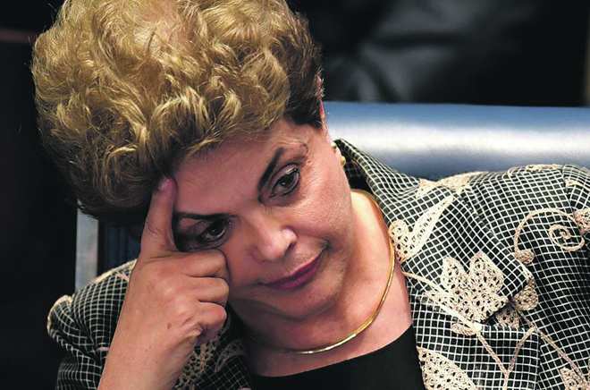 Com apenas 11,4% das intenções de voto, Dilma teria dificuldades até mesmo de convencer o PT a colocá-la como candidata no lugar da Paulo Paim. | Evaristo Sá/AFP