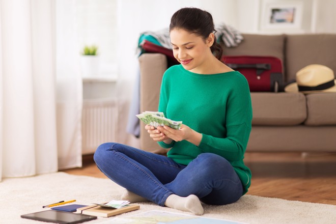 Cinco atitudes de pessoas bem-sucedidas com o dinheiro. O primeiro passo é conhecer a fundo as suas finanças. | Bigstock/