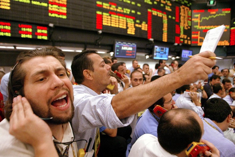 Com crise de Temer, a recomendação do mercado é para que os investidores fiquem parados, não vendam, nem comprem posições até que os fatos se desenrolem. Veja na Gazeta do Povo | ml/as/dc
MAURICIO LIMA