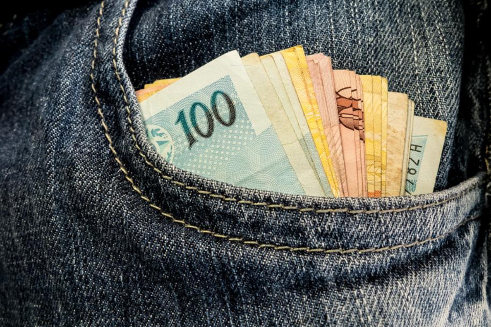 Pesquisa mostra os cinco jeitos mais comuns de lidar com o dinheiro e como isso diz muito sobre a nossa personalidade. | 