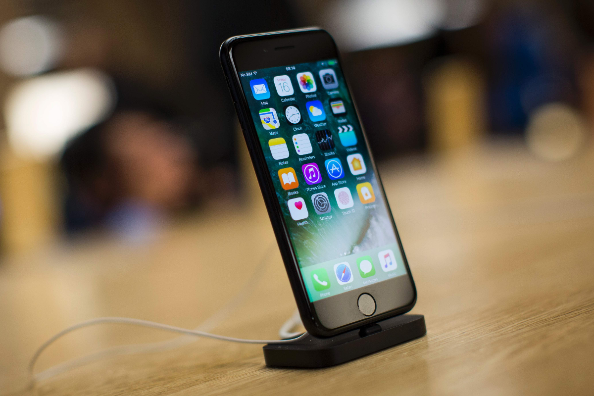 Receita Federal tem lotes de iPhone 7 por menos da metade do preço. | JACK TAYLORAFP