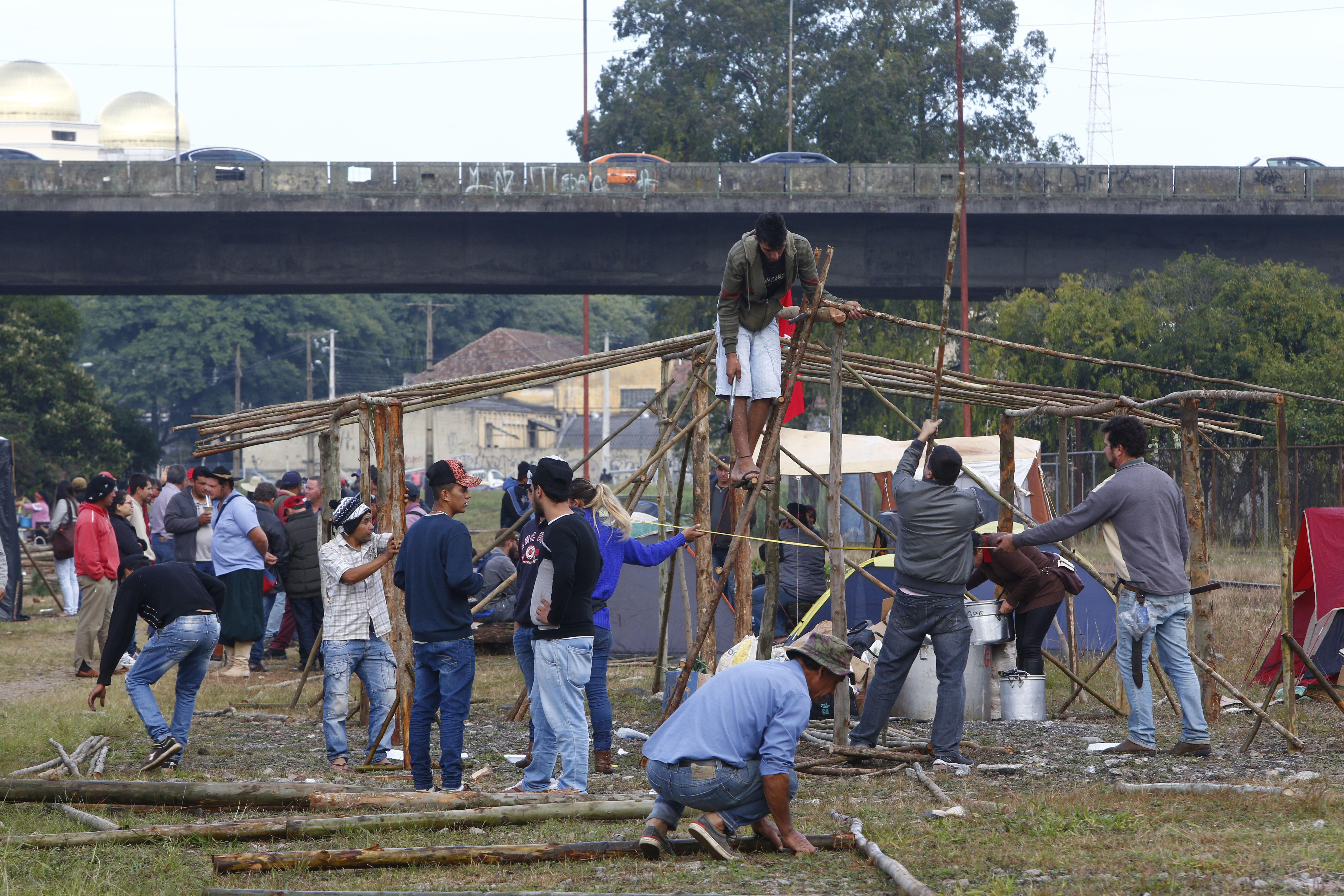 Acampamento do MST ao lado da rodoviária | Aniele Nascimento/Gazeta do Povo
