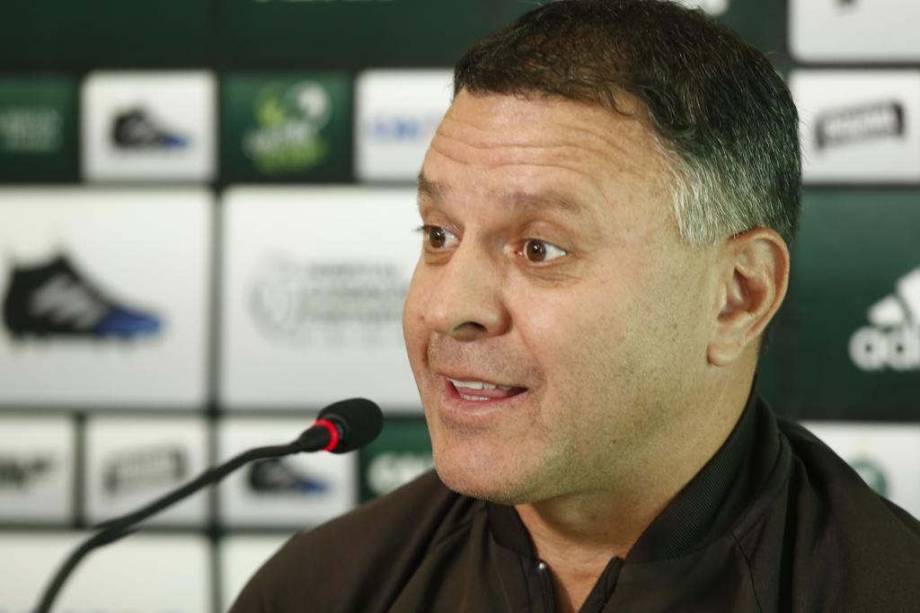 Para Pachequinho, Coxa está jogando fora como se estivesse no Couto Pereira. | Hugo Harada/Gazeta do Povo