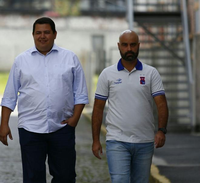 Presidente Leonardo Oliveira e o técnico Cristan de Souza. | Jonathan Campos/Gazeta do Povo