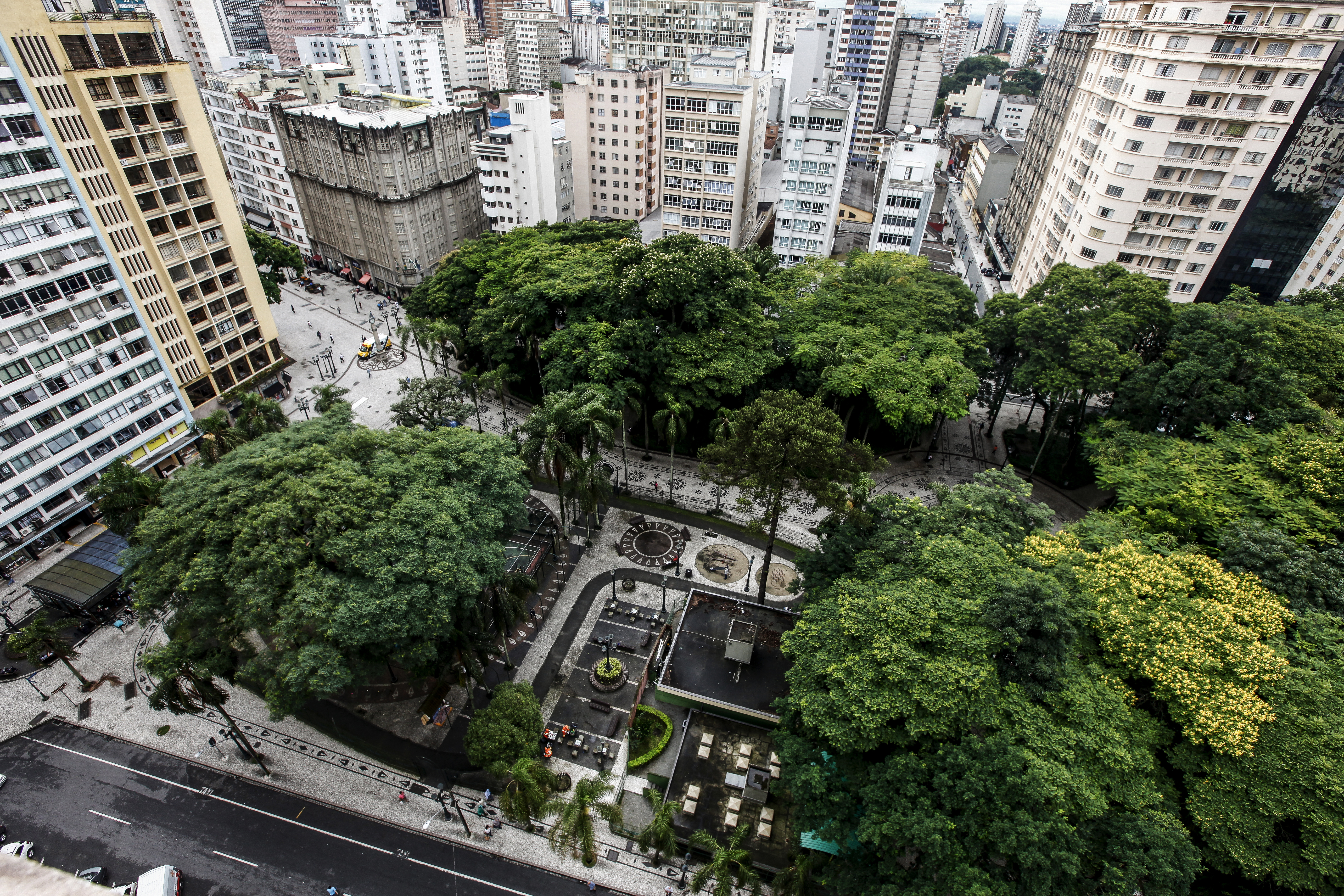 Praça Osório, no Centro, é o local com mais ocorrência no levantamento da Secretaria Municipal de Defesa Social. | André Rodrigues/Gazeta do Povo/Arquivo