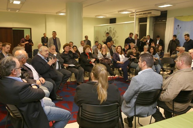 Greca em reunião com os prefeitos da RMC: proposta de criação de um fundo de Pensão Metropolitano. | Cesar Brustolin/SMCS