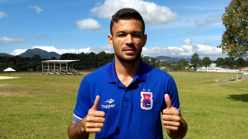 Cristovam reforça a lateral paranista. | Paraná Clube/Divulgação